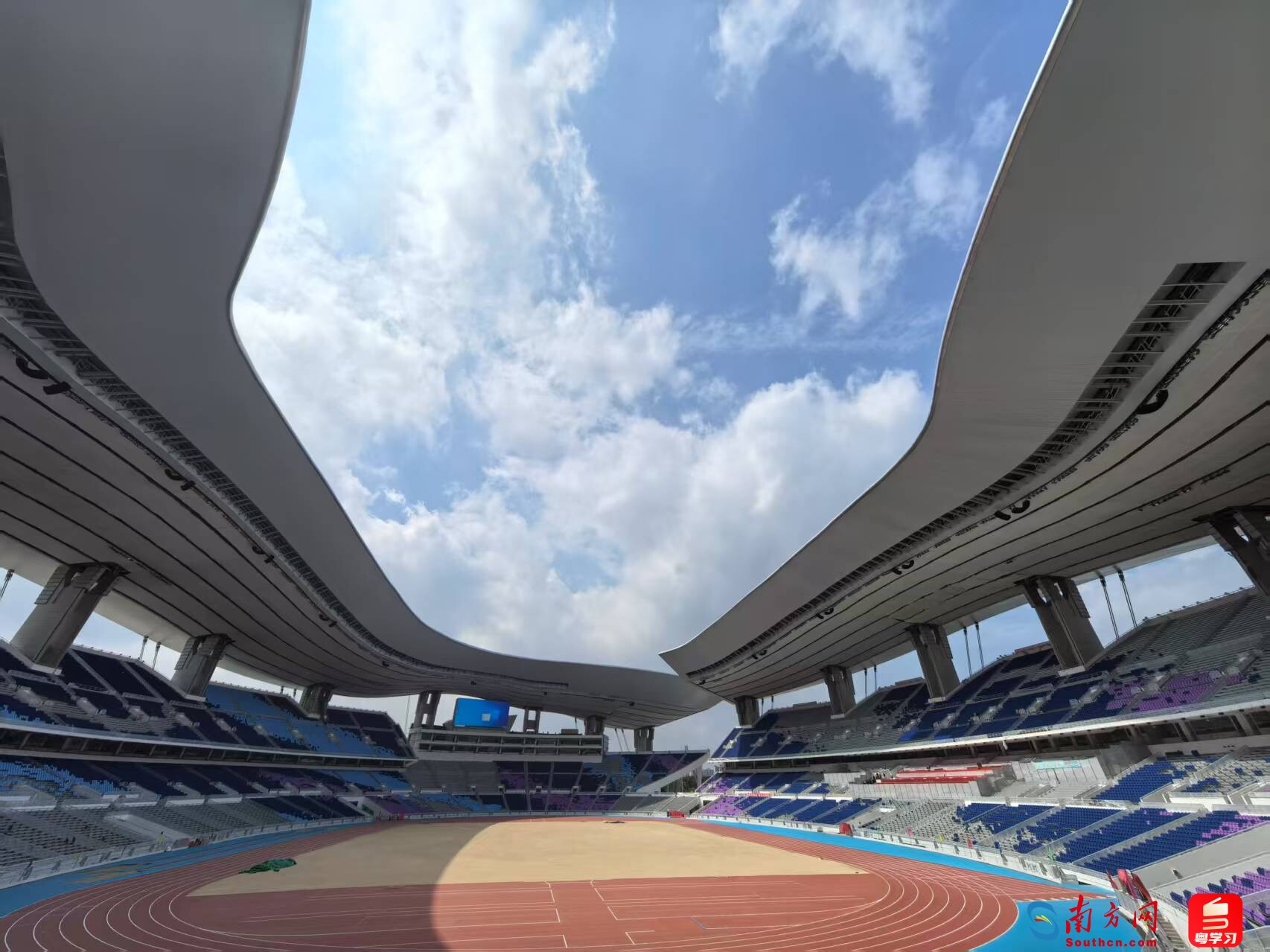 记者：哥甲中场萨缅托满意铁人的报价，目前仅需协商转会事宜